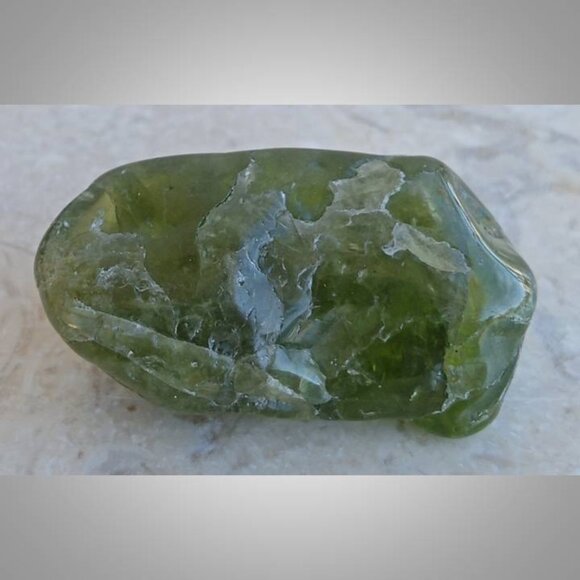 PERIDOT crystal rock stone mini tumbled AUGUST birthstone RELAXATION comfort 05 - Picture 6 of 8